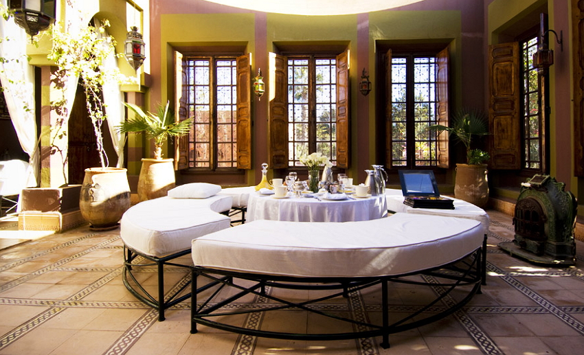 Hotel de luxe palmeraie Marrakech Suite Mucha salon 