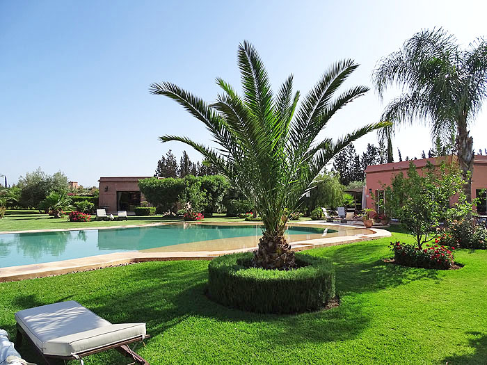 Hébergement de luxe Marrakech : vue sur piscine