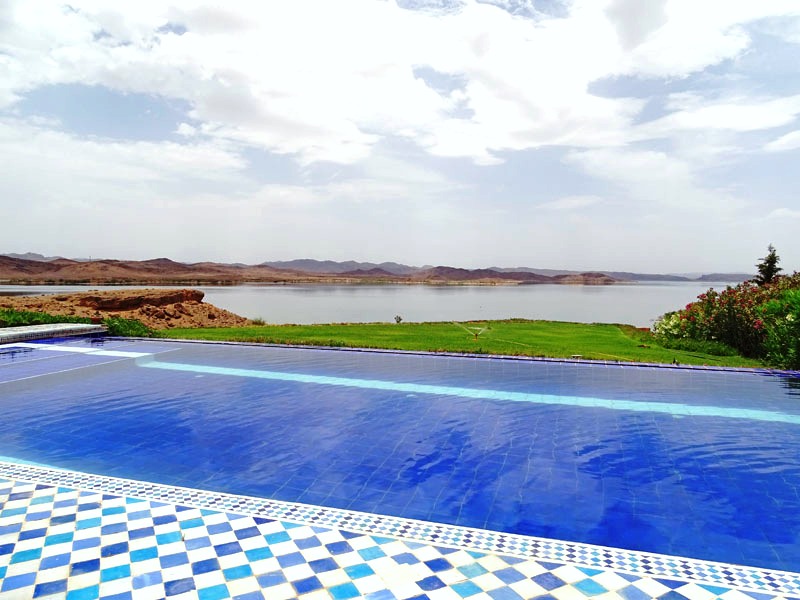 Hébergement luxe Ouarzazate face au lac 