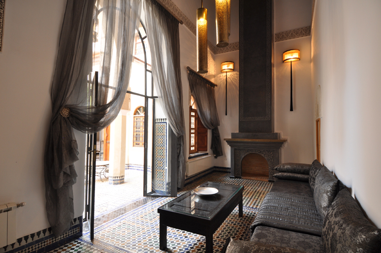 Riad luxe fes Maroc : Salon du riad